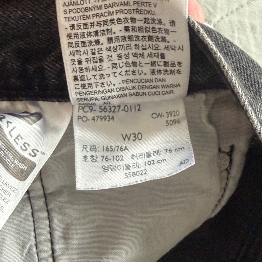 Levi's 501 Black Denim Distressed Women's Shorts Size 30 - Picture 8 of 10